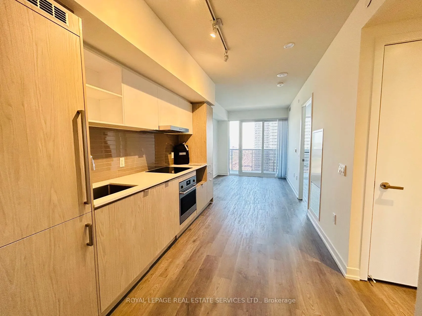 Photo 7 of Unit 2907, 55 Cooper Street, Toronto, Waterfront Communities — HOMEH