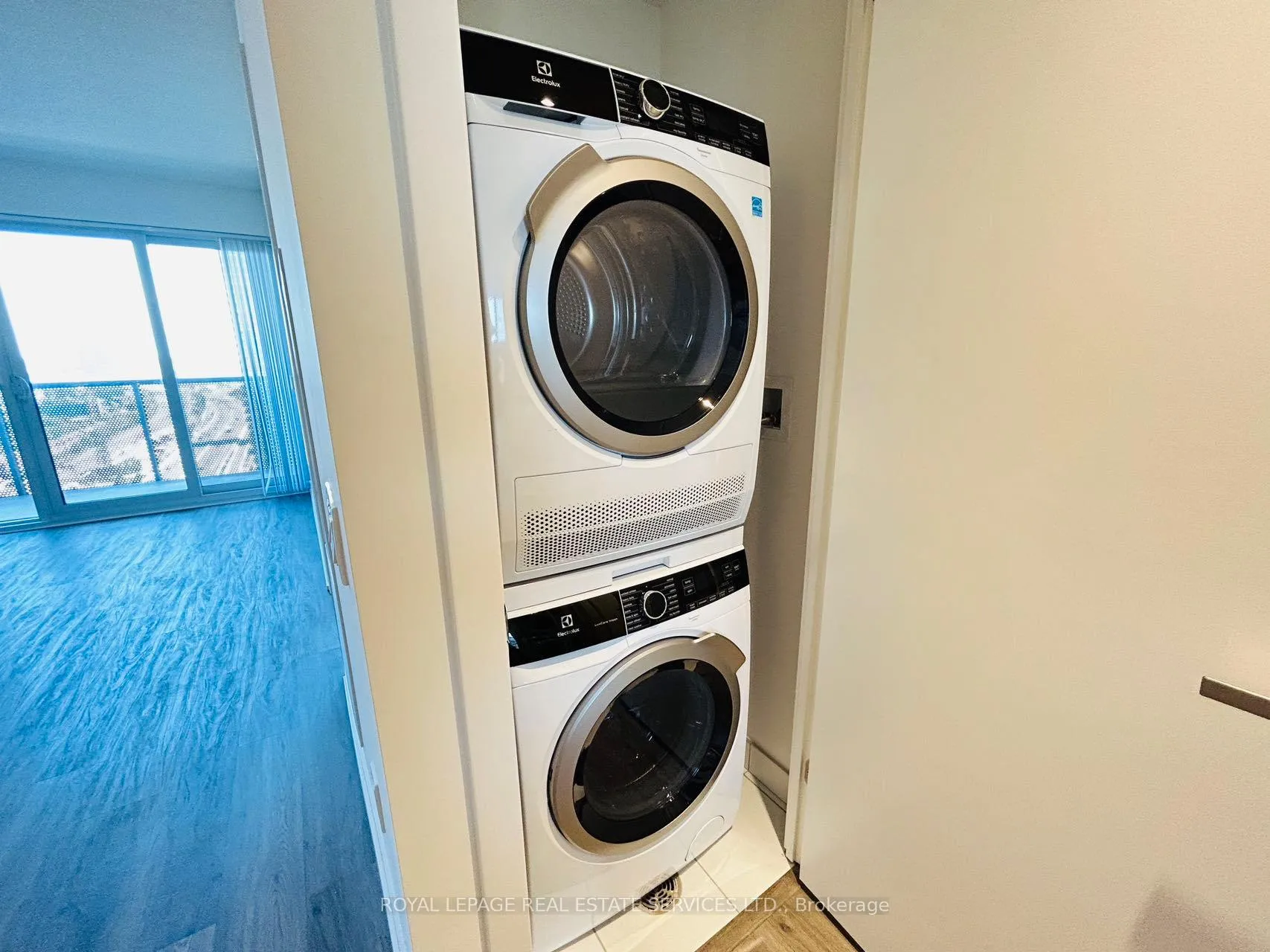 Photo 12 of Unit 2907, 55 Cooper Street, Toronto, Waterfront Communities — HOMEH