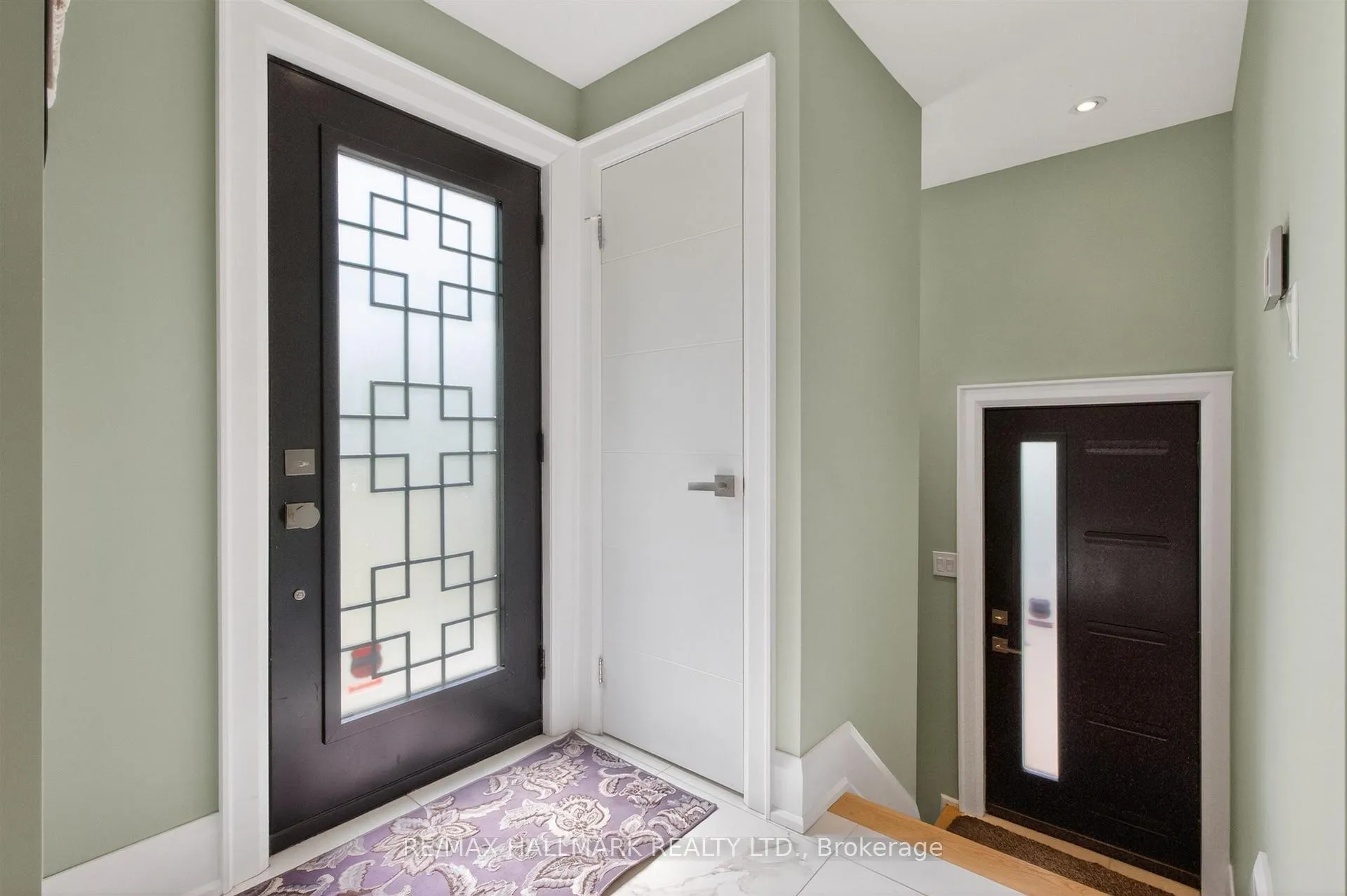 Photo 4 of 5 Elmont Drive, Toronto, O'Connor-Parkview — HOMEH