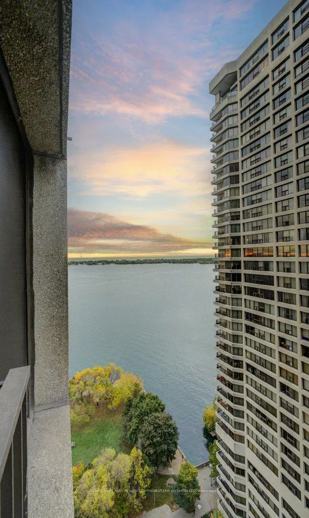 Photo 3 of Unit 2409, 33 Harbour Square, Toronto, Waterfront Communities — HOMEH