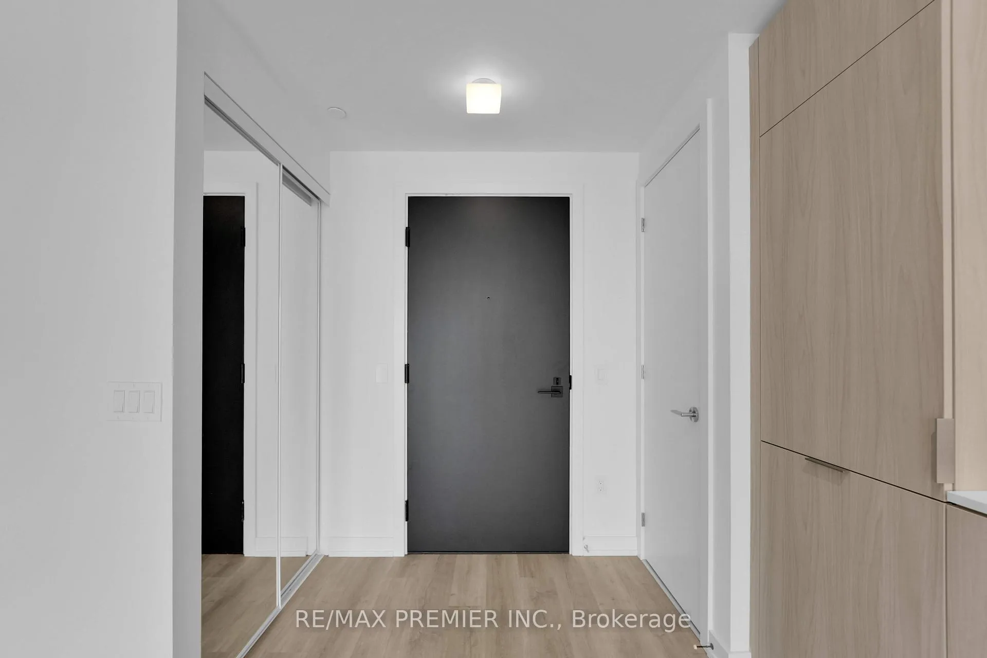 Photo 8 of Unit LPH11, 28 Eastern Avenue, Toronto, Moss Park — HOMEH