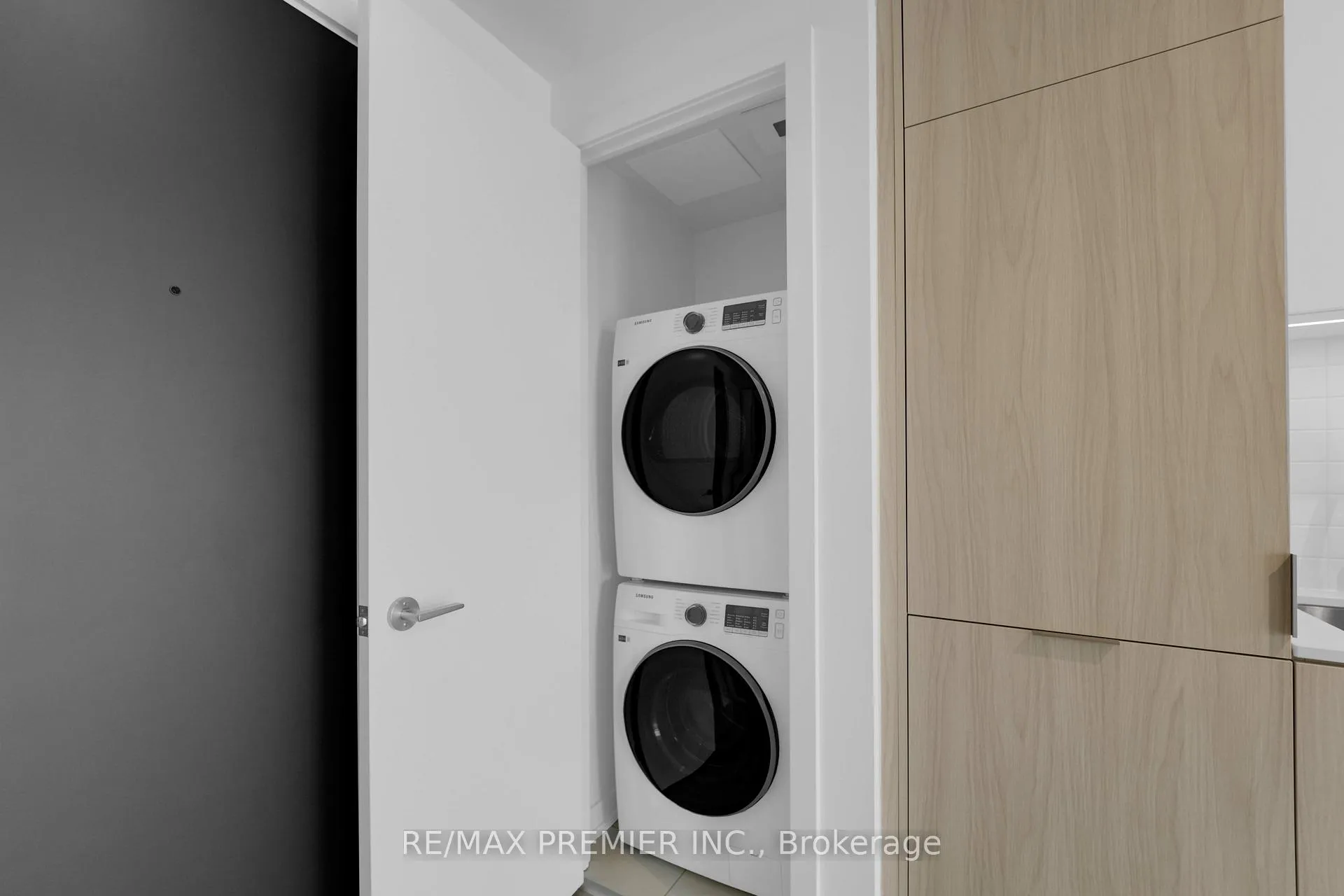 Photo 11 of Unit LPH11, 28 Eastern Avenue, Toronto, Moss Park — HOMEH