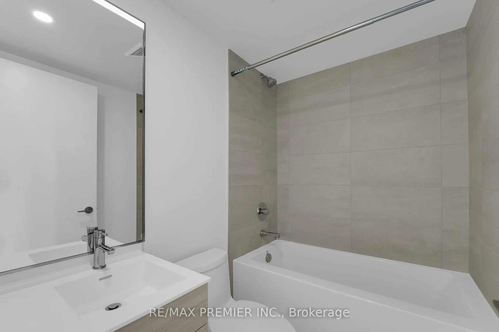 Photo 17 of Unit LPH11, 28 Eastern Avenue, Toronto, Moss Park — HOMEH