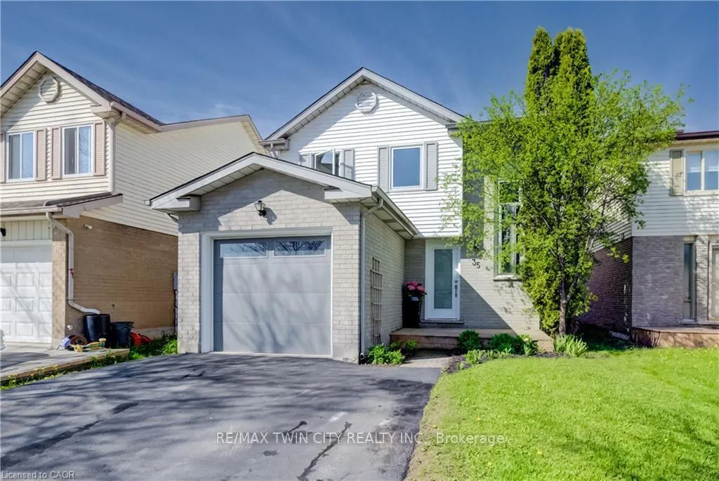 Photo 4 of 35 Camrose Court, Kitchener — HOMEH