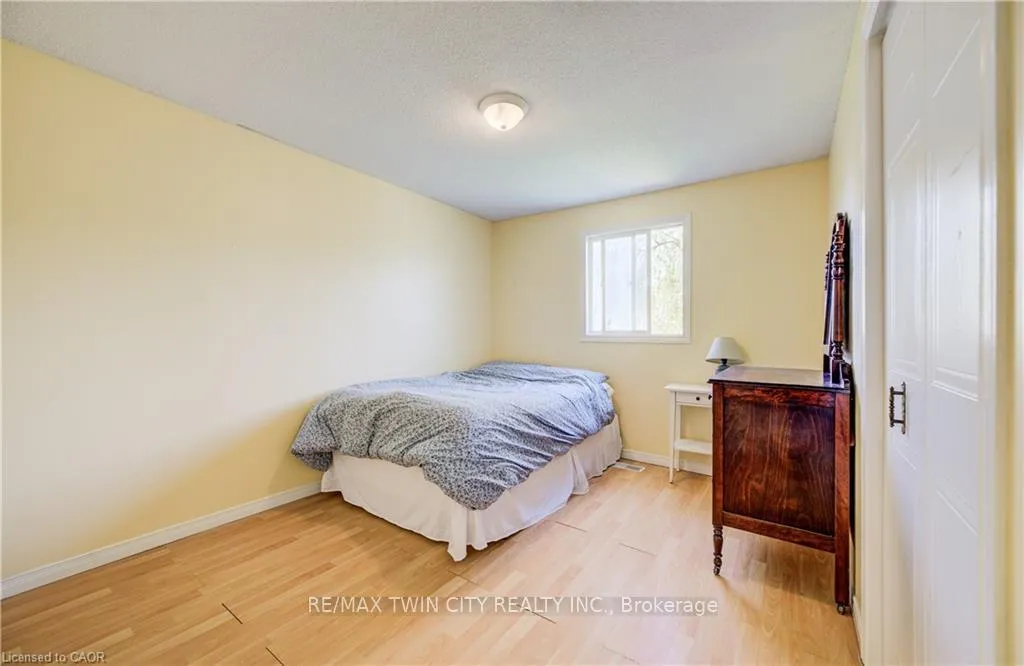 Photo 19 of 35 Camrose Court, Kitchener — HOMEH