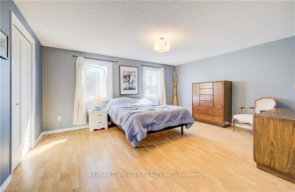 Photo 22 of 35 Camrose Court, Kitchener — HOMEH