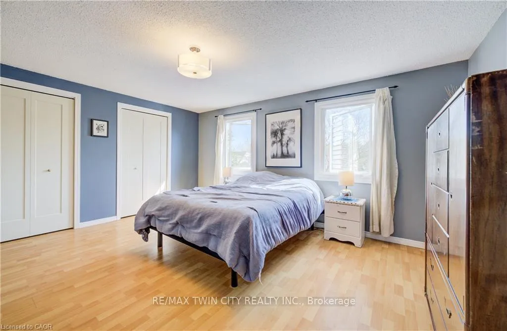 Photo 23 of 35 Camrose Court, Kitchener — HOMEH