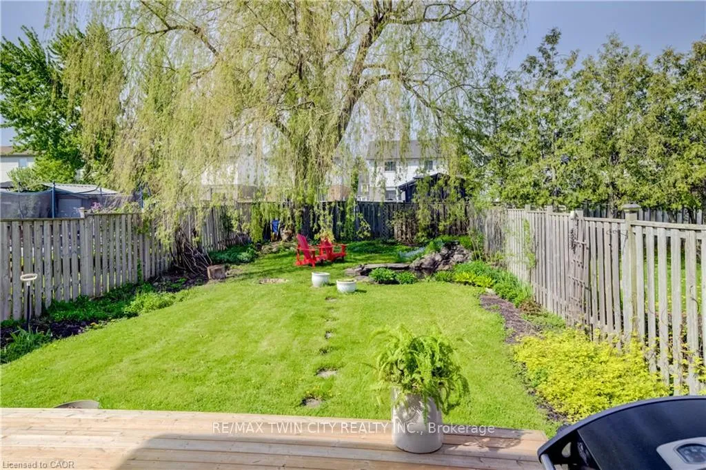 Photo 28 of 35 Camrose Court, Kitchener — HOMEH