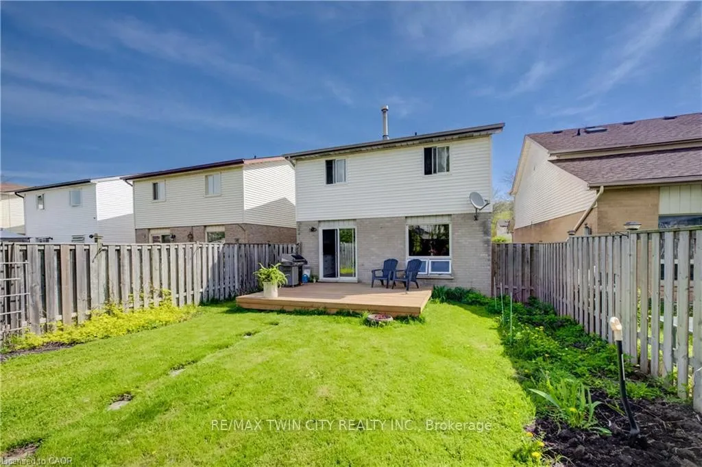 Photo 30 of 35 Camrose Court, Kitchener — HOMEH