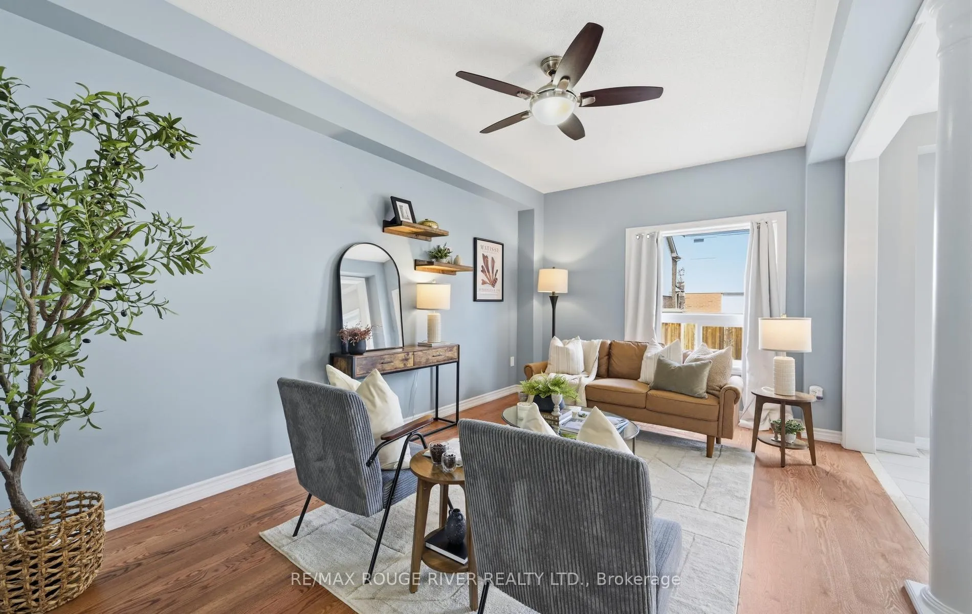 Photo 8 of 55 Redfern Crescent, Clarington, Bowmanville — HOMEH