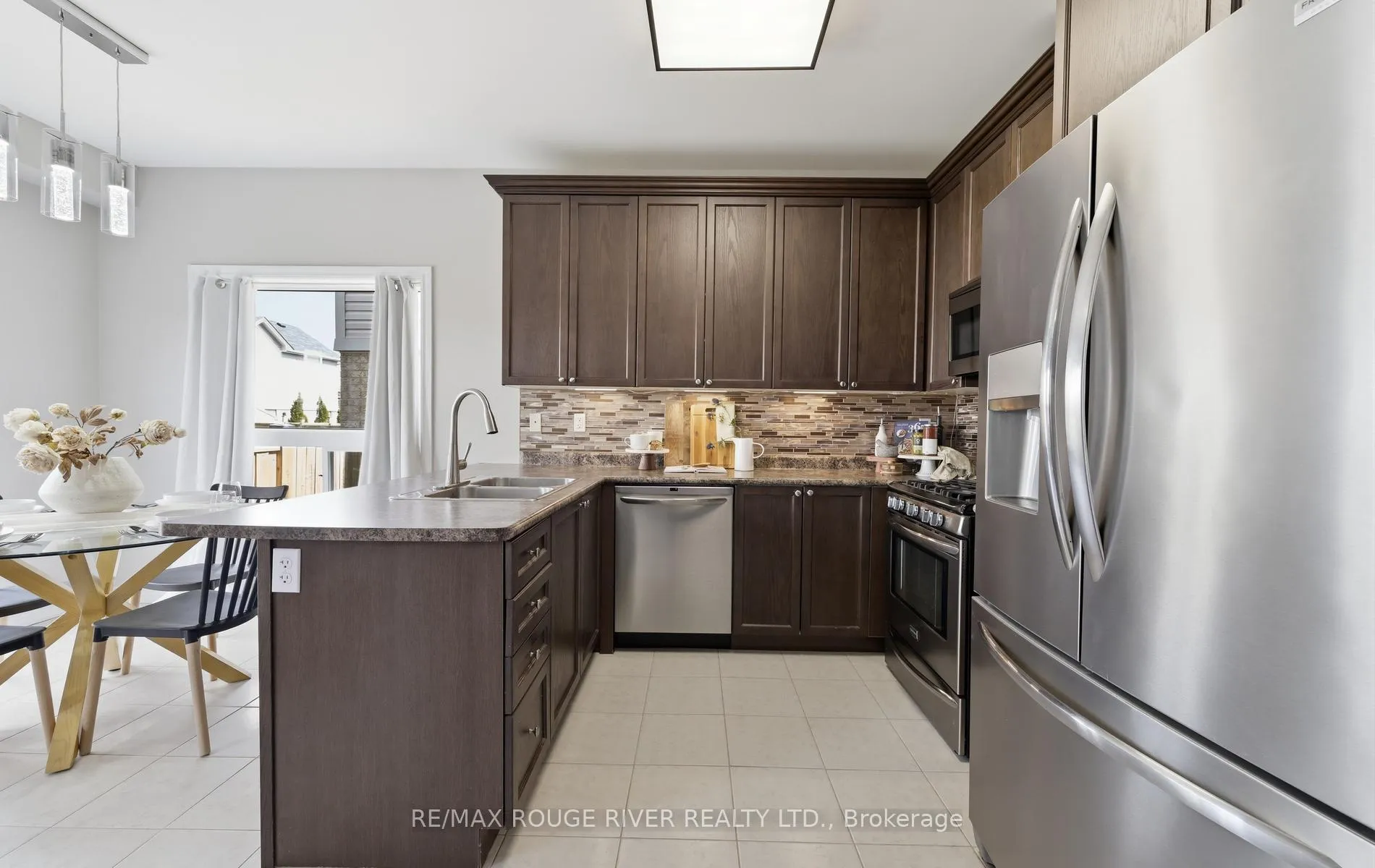 Photo 13 of 55 Redfern Crescent, Clarington, Bowmanville — HOMEH