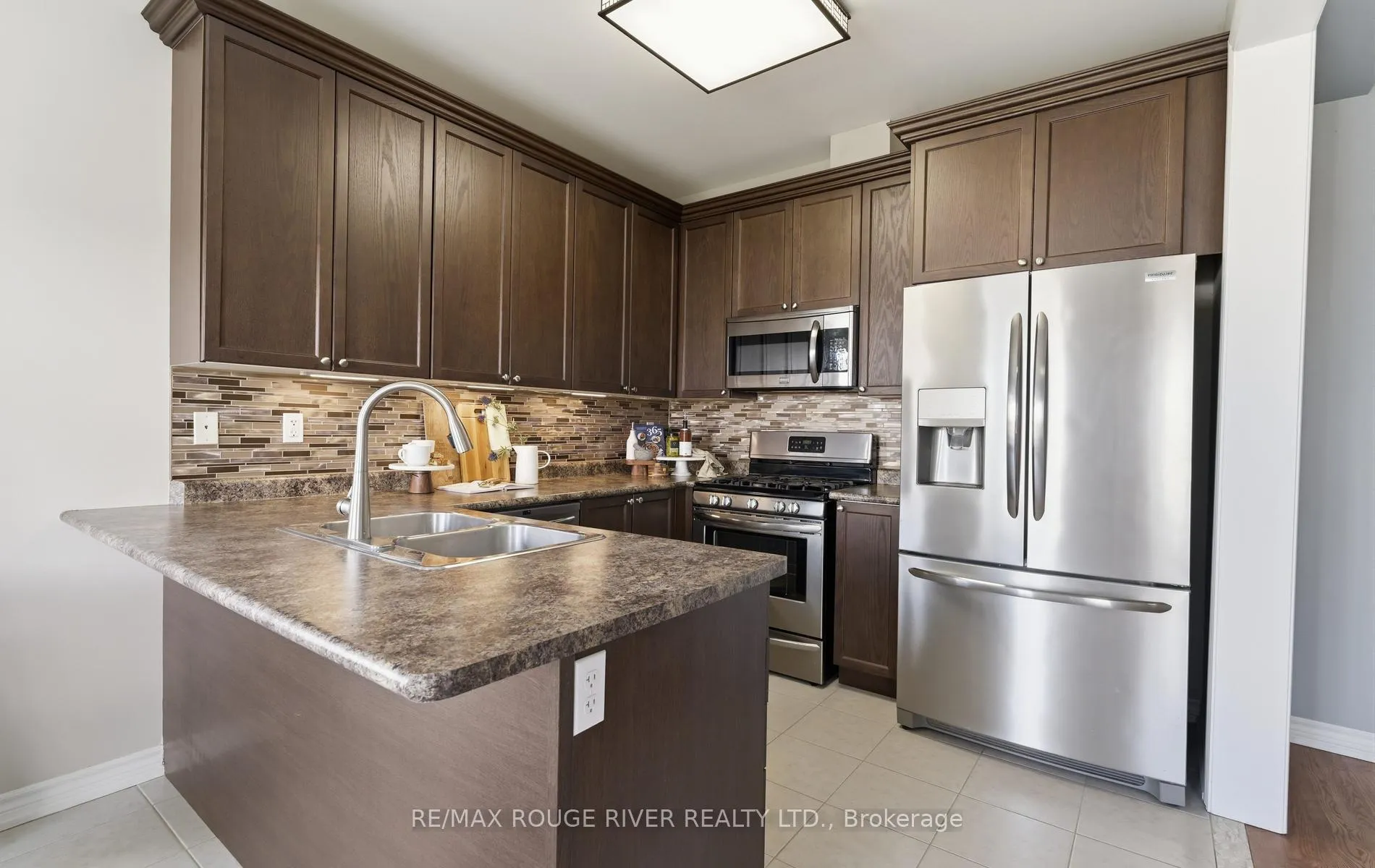 Photo 14 of 55 Redfern Crescent, Clarington, Bowmanville — HOMEH