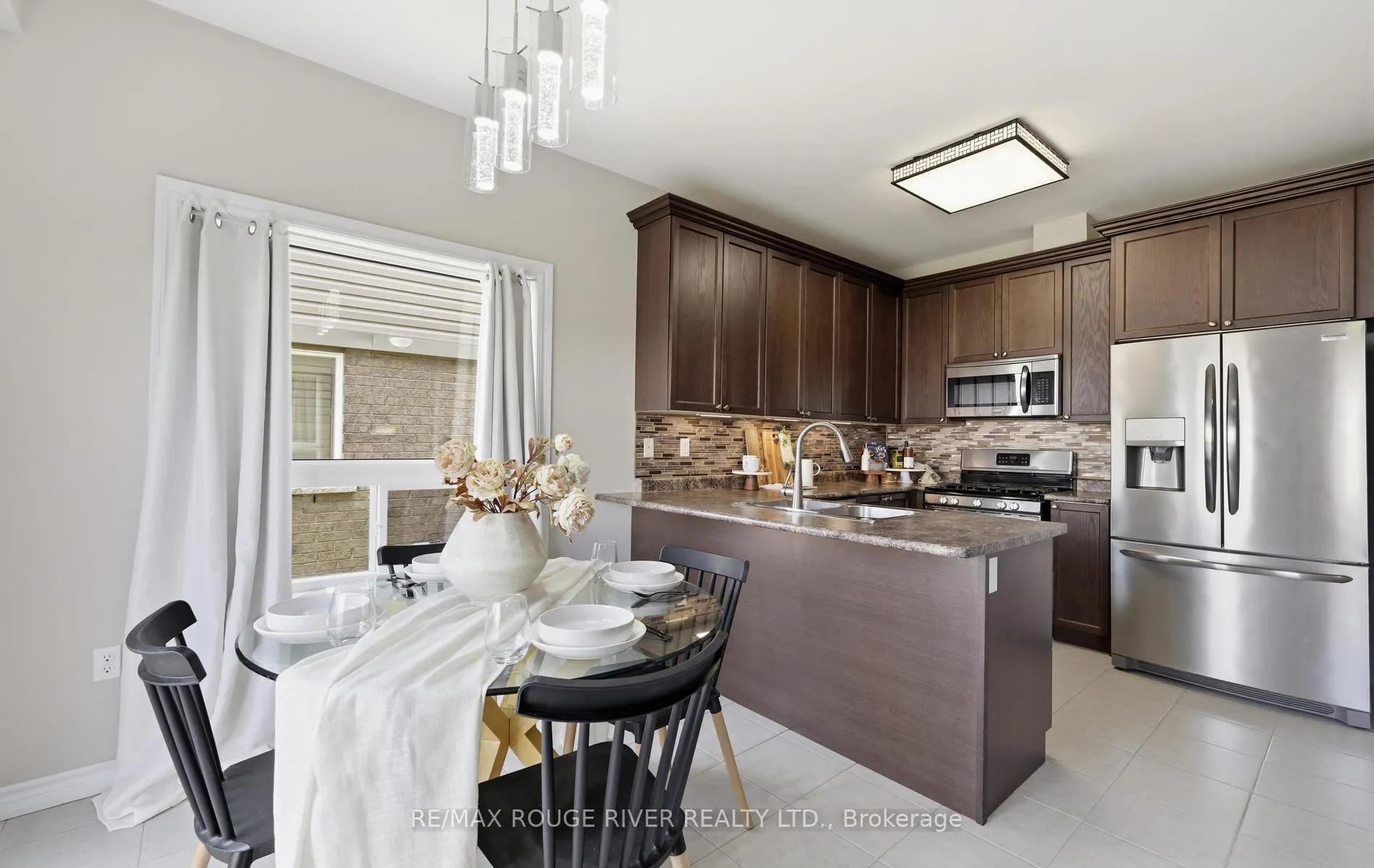 Photo 17 of 55 Redfern Crescent, Clarington, Bowmanville — HOMEH