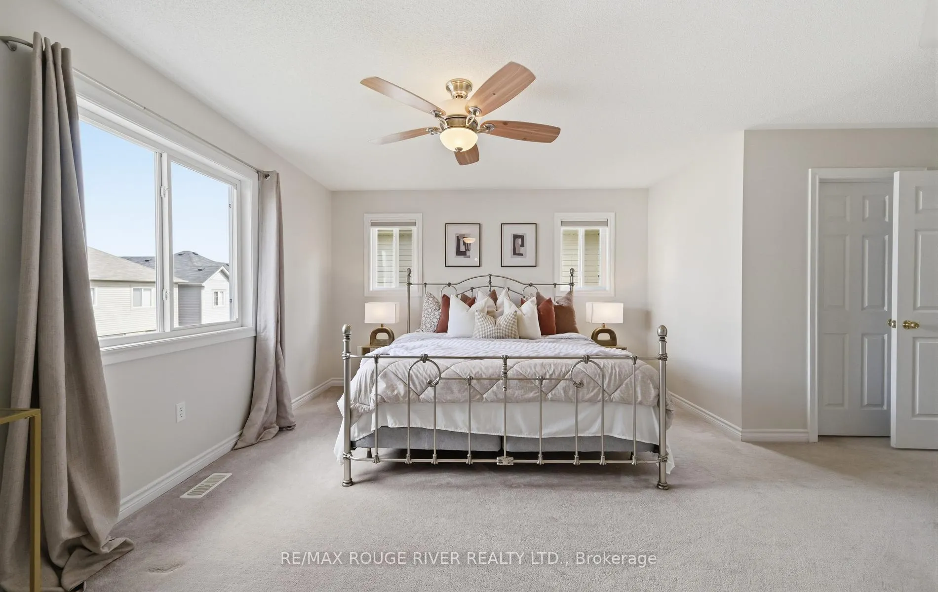 Photo 23 of 55 Redfern Crescent, Clarington, Bowmanville — HOMEH