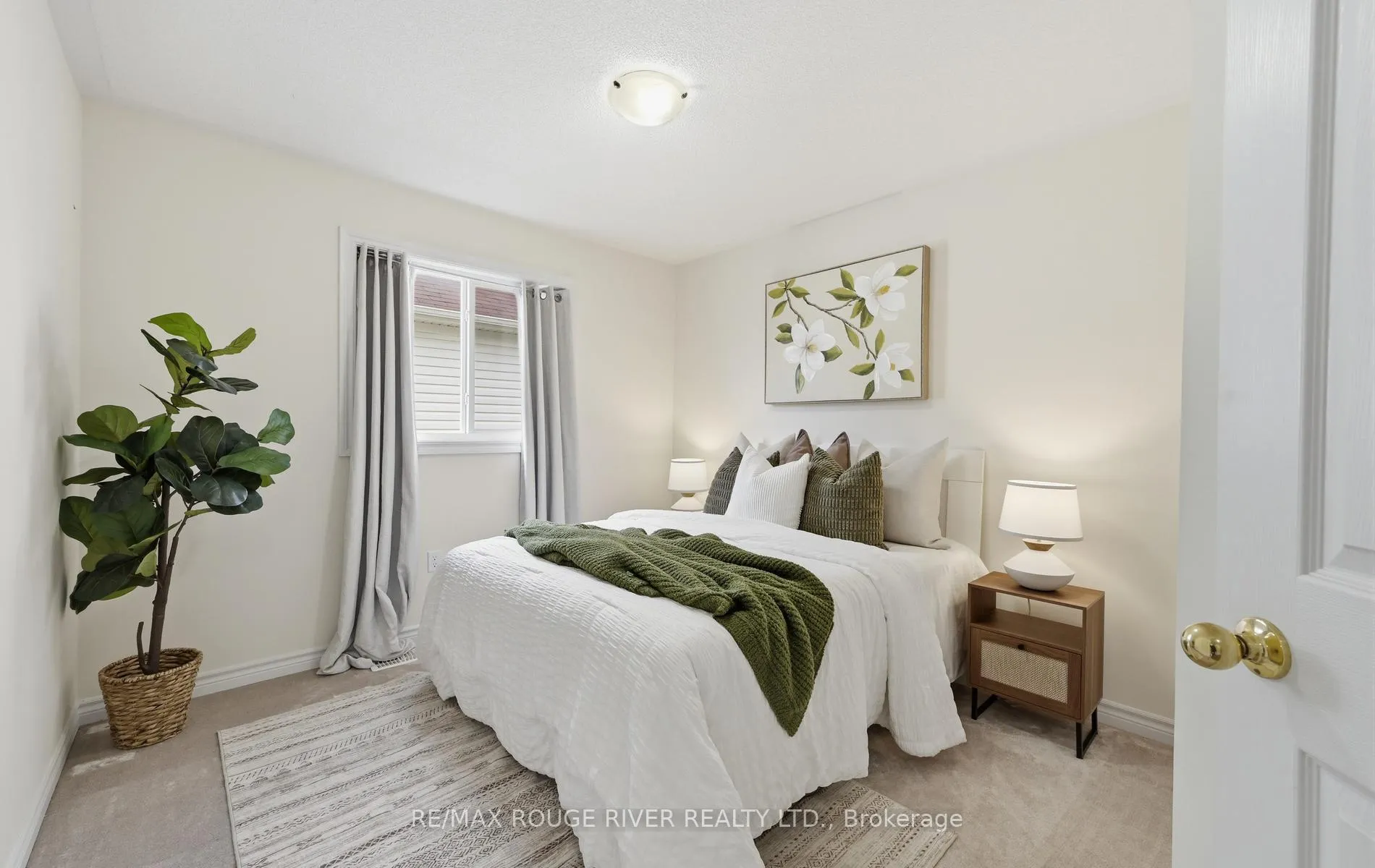 Photo 29 of 55 Redfern Crescent, Clarington, Bowmanville — HOMEH