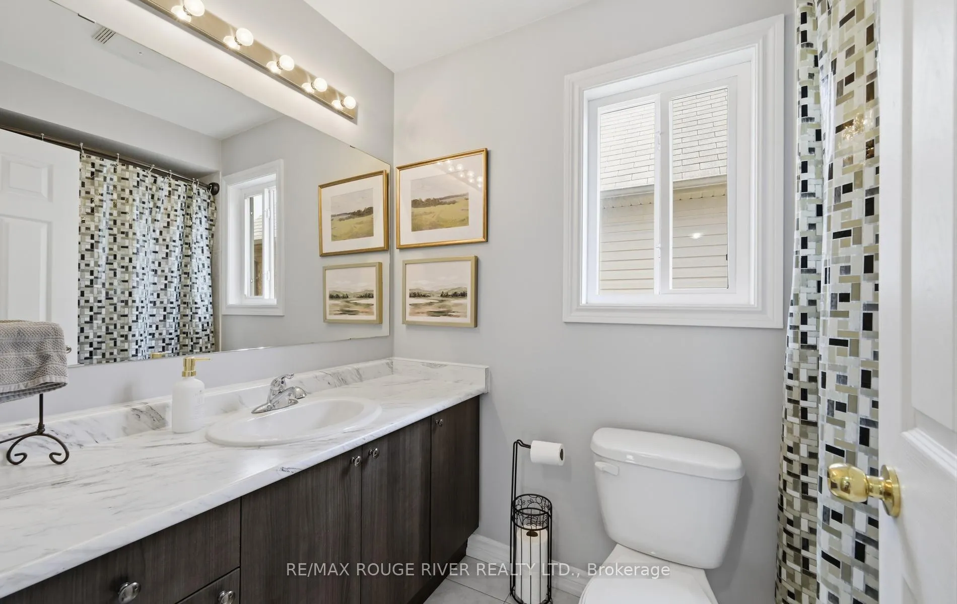 Photo 31 of 55 Redfern Crescent, Clarington, Bowmanville — HOMEH