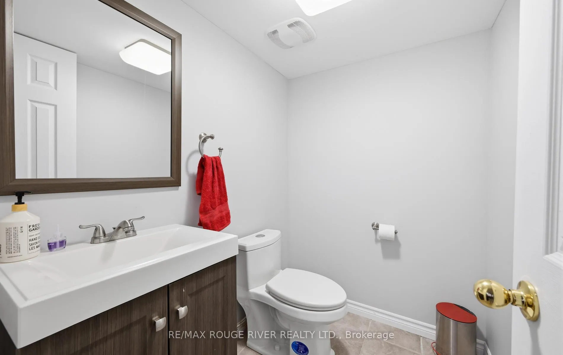 Photo 36 of 55 Redfern Crescent, Clarington, Bowmanville — HOMEH