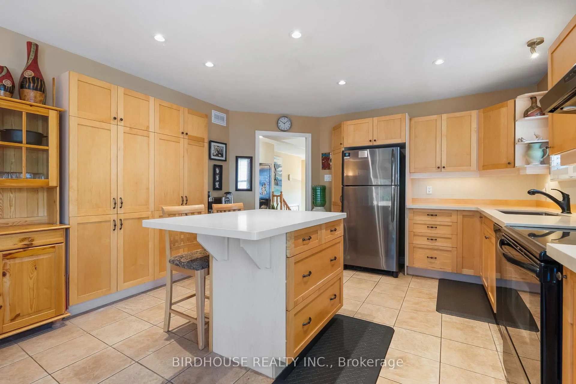 Photo 10 of 2309 Sumac Street, Peterborough, Monaghan Ward 2 — HOMEH