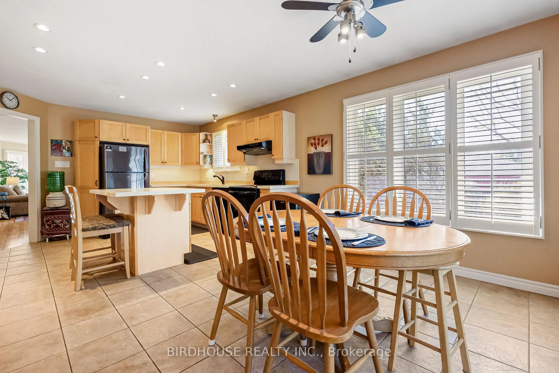 Photo 12 of 2309 Sumac Street, Peterborough, Monaghan Ward 2 — HOMEH