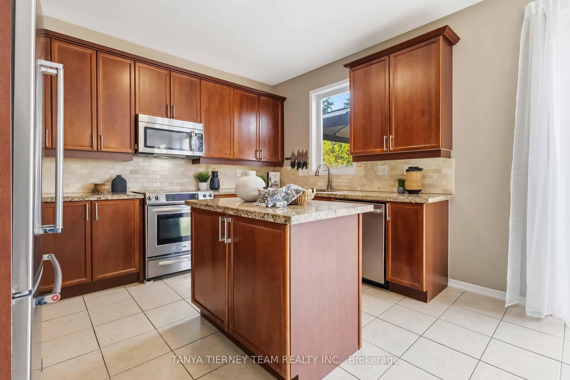 Photo 13 of 2315 Hackett Place, Oshawa, Windfields — HOMEH