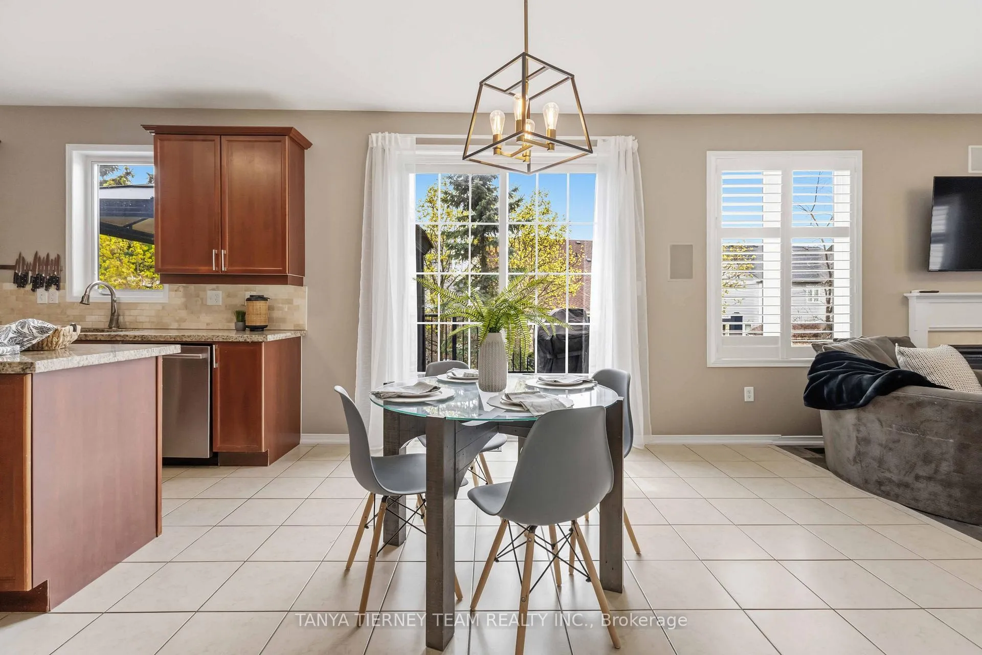Photo 22 of 2315 Hackett Place, Oshawa, Windfields — HOMEH