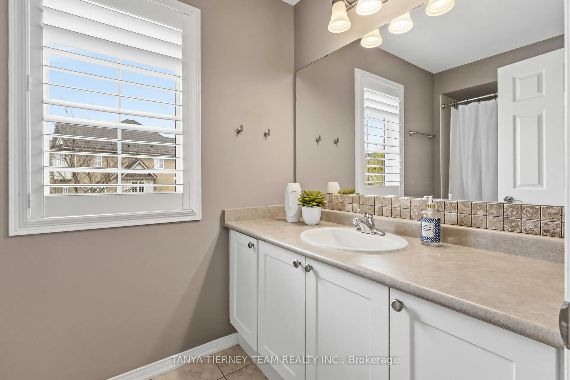 Photo 43 of 2315 Hackett Place, Oshawa, Windfields — HOMEH