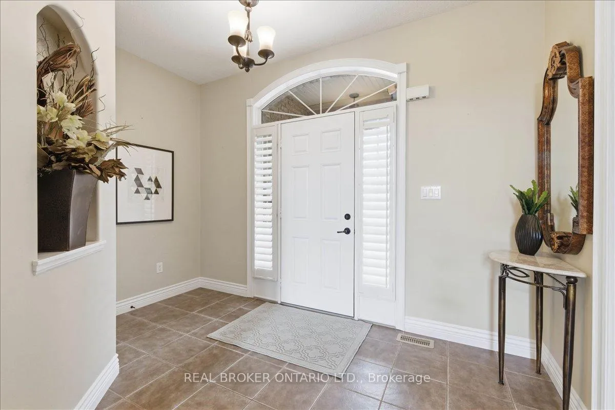 Photo 4 of 220 Joseph Schoerg Crescent, Kitchener — HOMEH