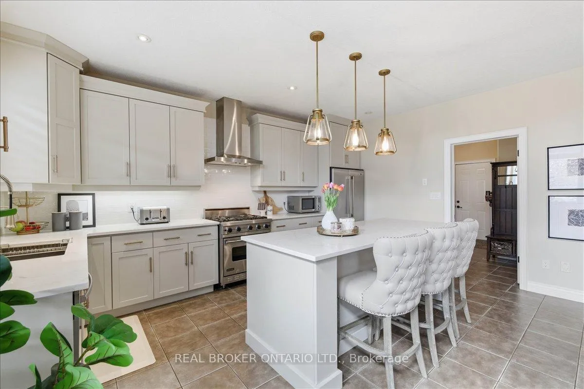 Photo 6 of 220 Joseph Schoerg Crescent, Kitchener — HOMEH