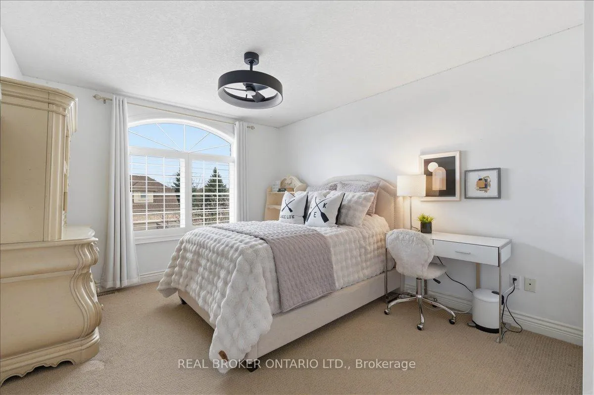 Photo 24 of 220 Joseph Schoerg Crescent, Kitchener — HOMEH
