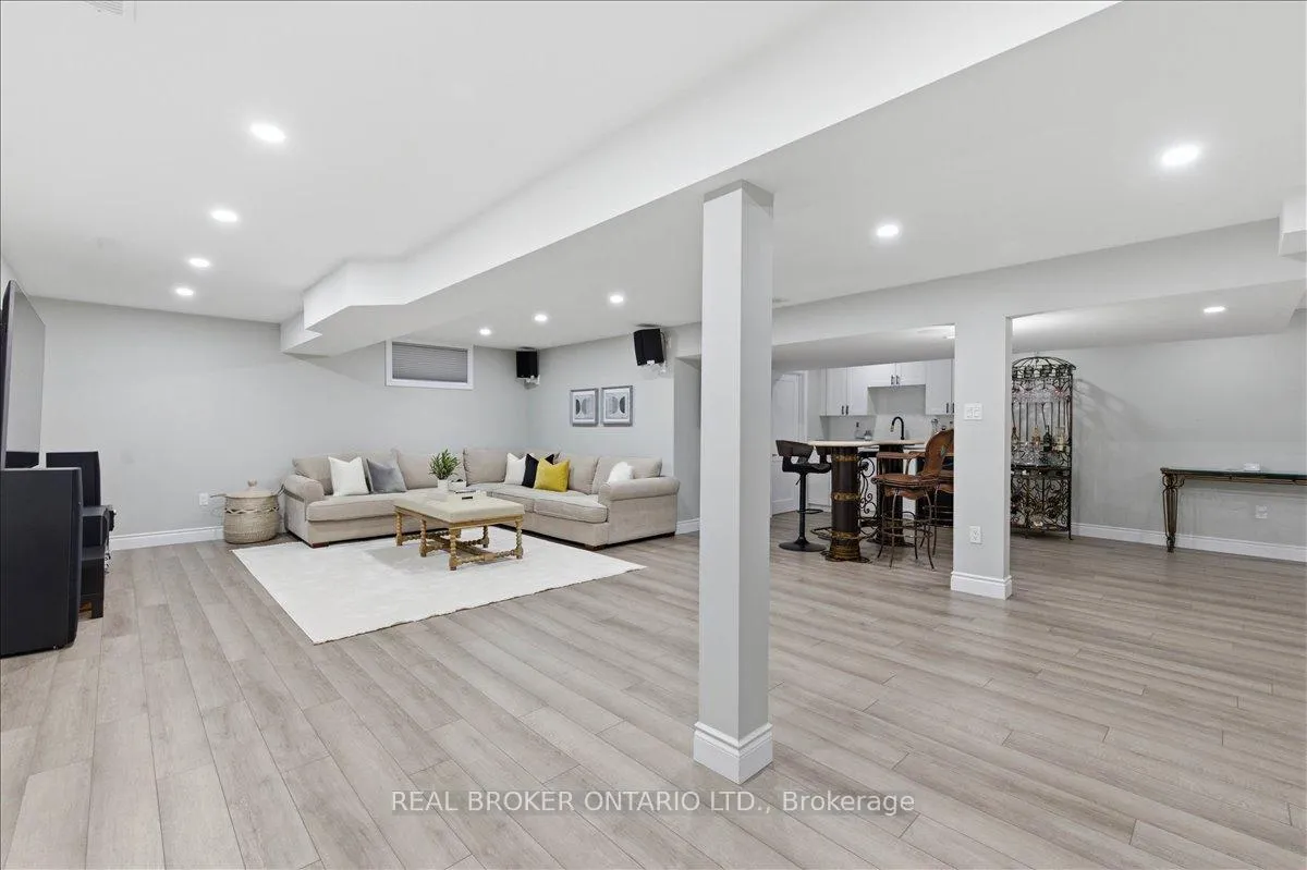 Photo 30 of 220 Joseph Schoerg Crescent, Kitchener — HOMEH