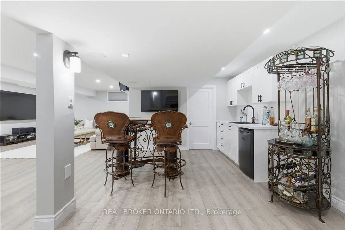 Photo 33 of 220 Joseph Schoerg Crescent, Kitchener — HOMEH