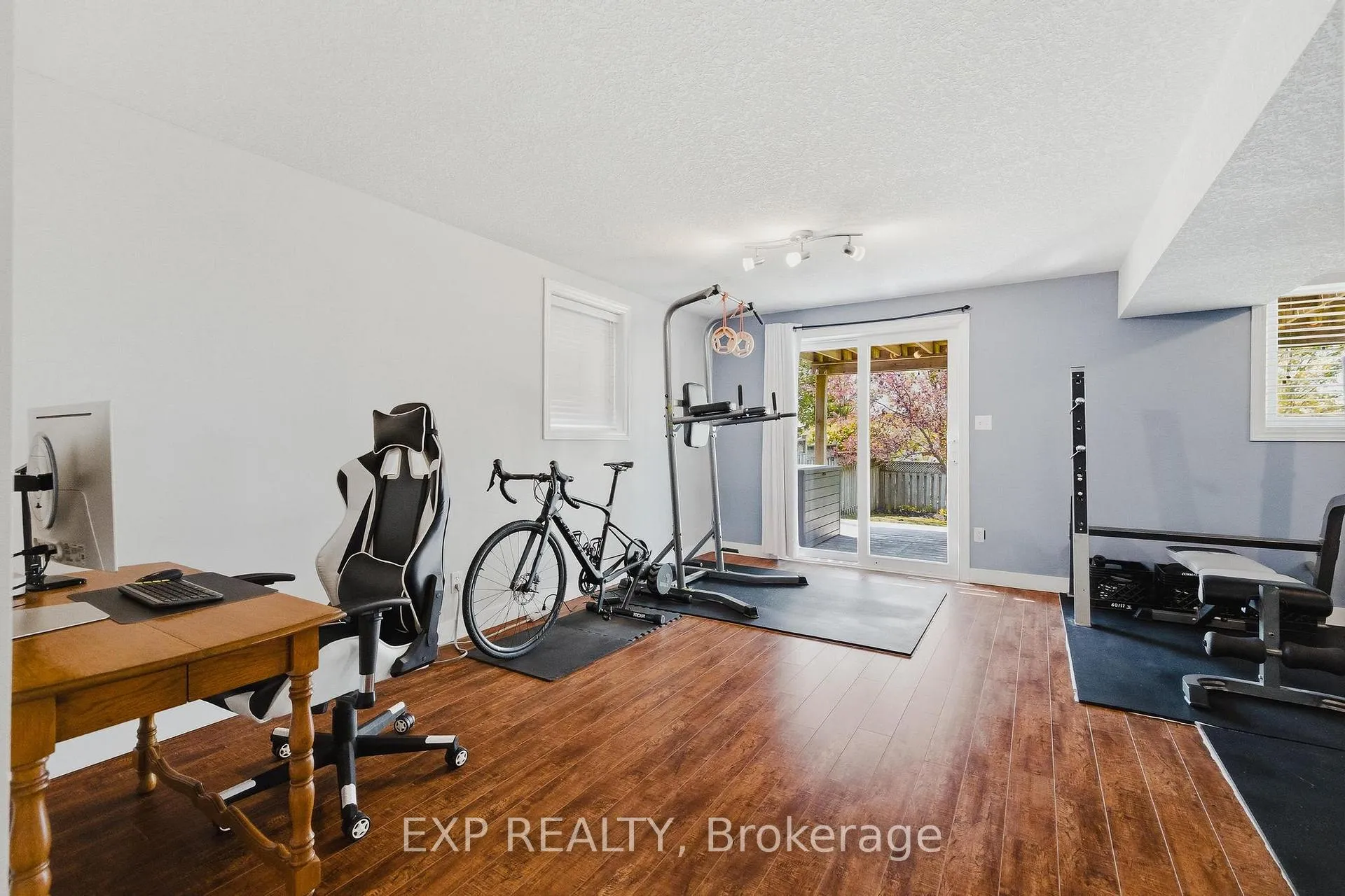 Photo 8 of 113 Hollyridge Crescent, Kitchener — HOMEH
