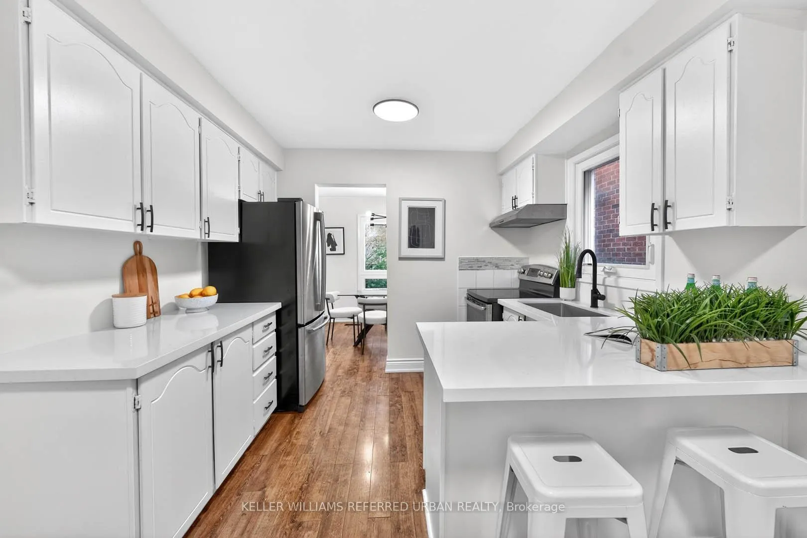 Photo 9 of 41 Patrice Crescent, Vaughan, Crestwood-Springfarm-Yorkhill — HOMEH