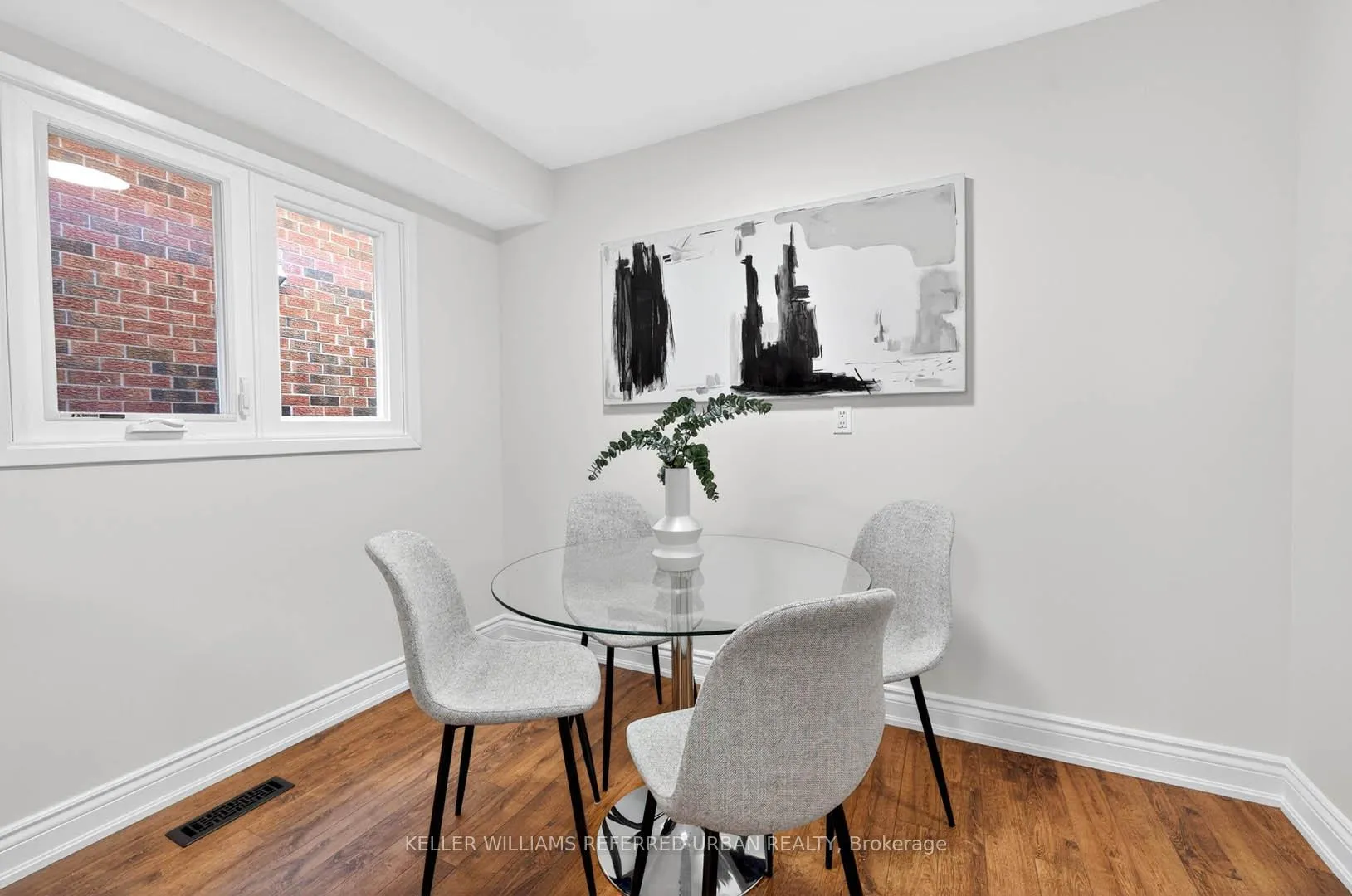Photo 14 of 41 Patrice Crescent, Vaughan, Crestwood-Springfarm-Yorkhill — HOMEH