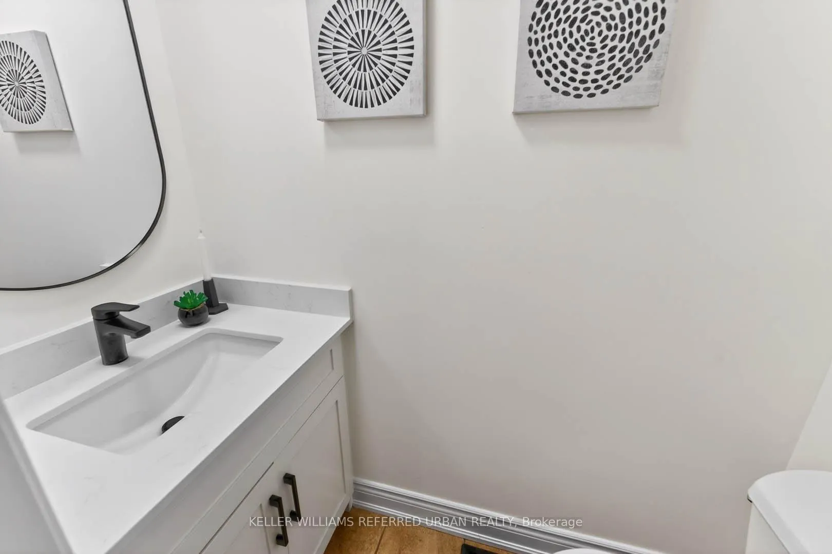 Photo 18 of 41 Patrice Crescent, Vaughan, Crestwood-Springfarm-Yorkhill — HOMEH