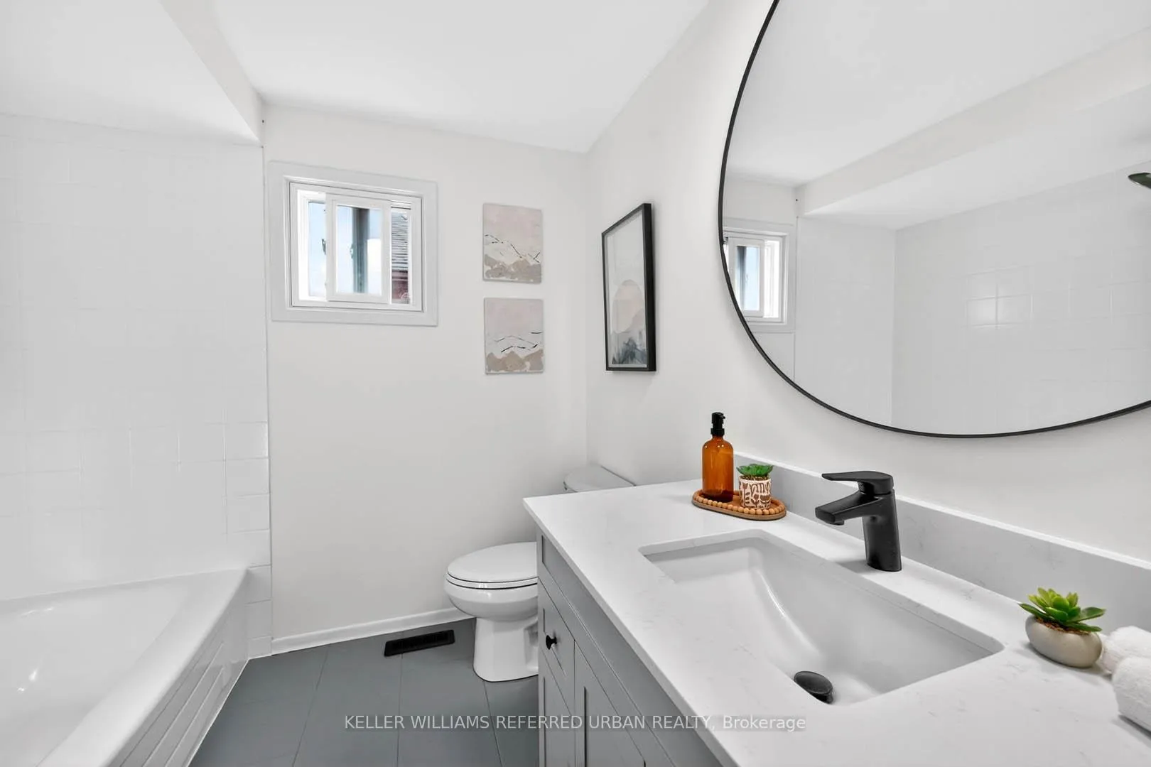 Photo 27 of 41 Patrice Crescent, Vaughan, Crestwood-Springfarm-Yorkhill — HOMEH