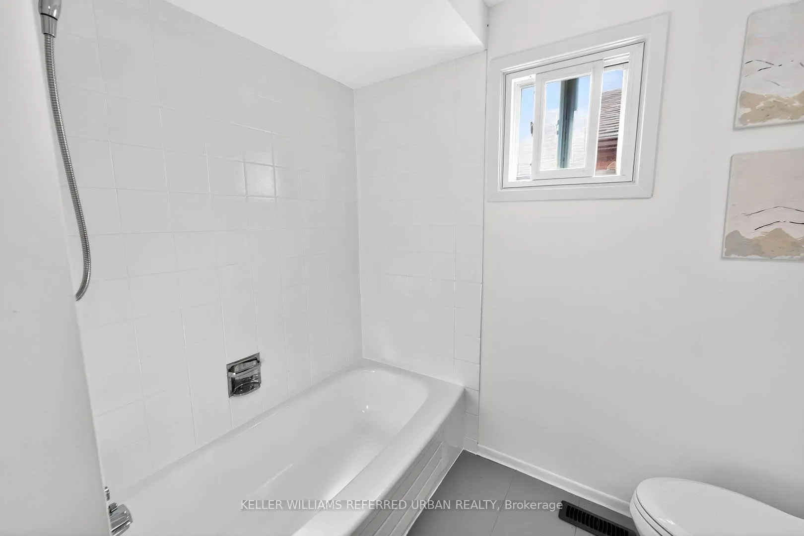 Photo 28 of 41 Patrice Crescent, Vaughan, Crestwood-Springfarm-Yorkhill — HOMEH