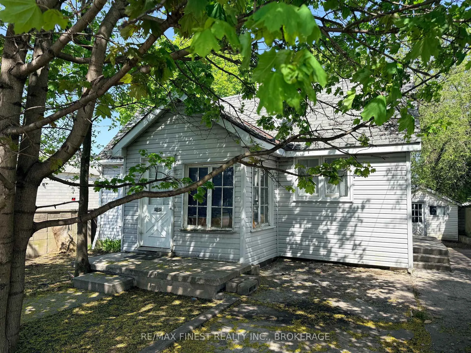 Photo 1 of 951 Division Street, Kingston, East of Sir John A. Blvd — HOMEH