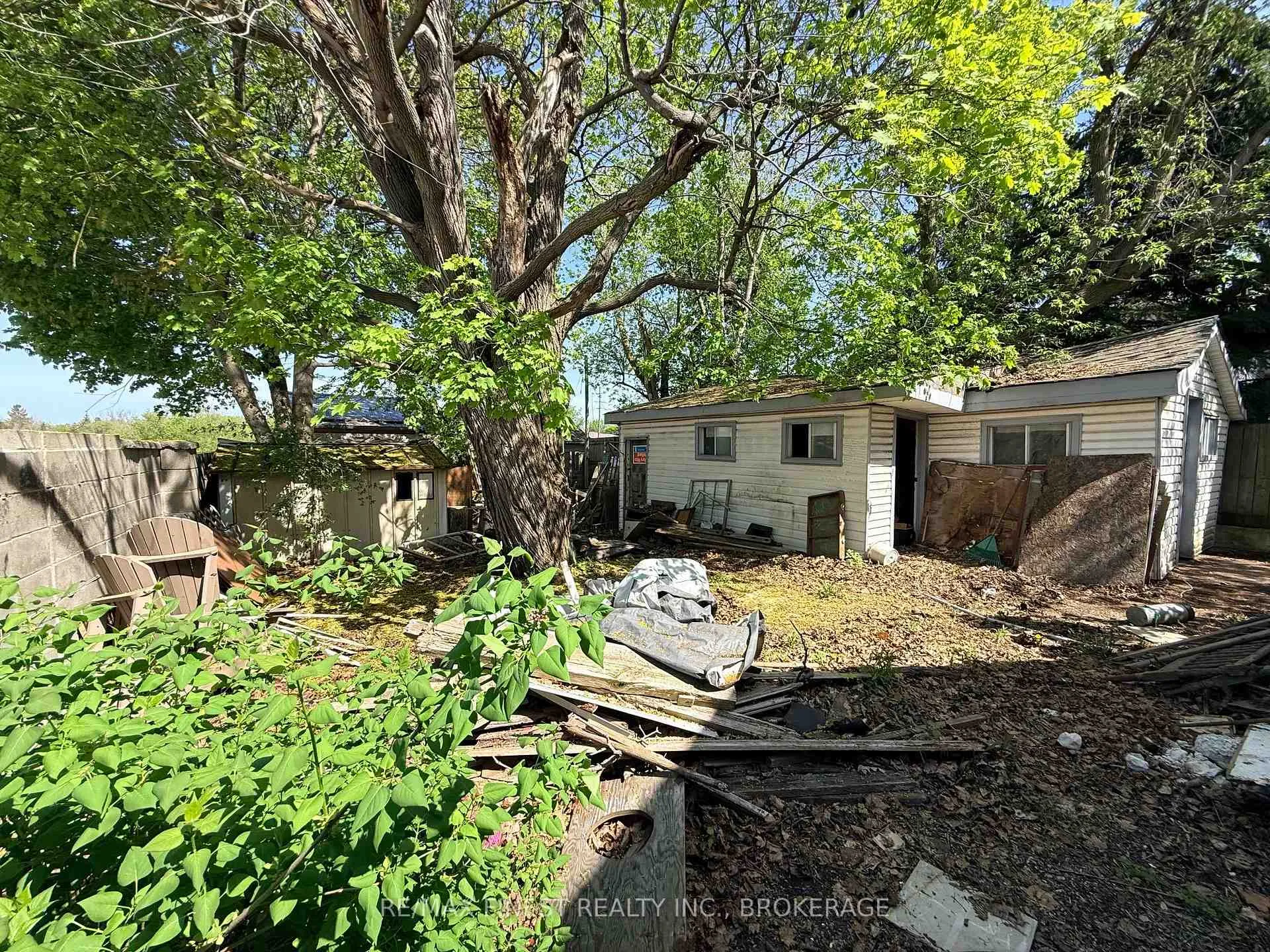 Photo 4 of 951 Division Street, Kingston, East of Sir John A. Blvd — HOMEH