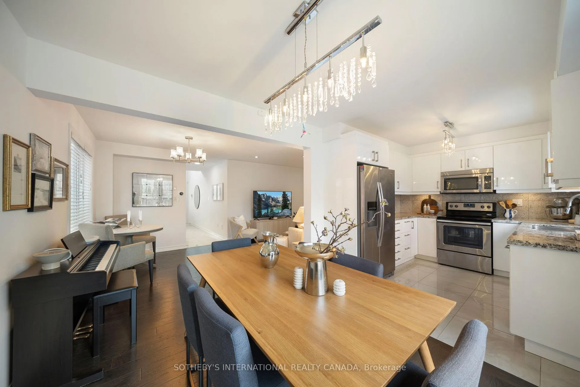 Photo 13 of 66 Lealinds Road, Vaughan, Patterson — HOMEH