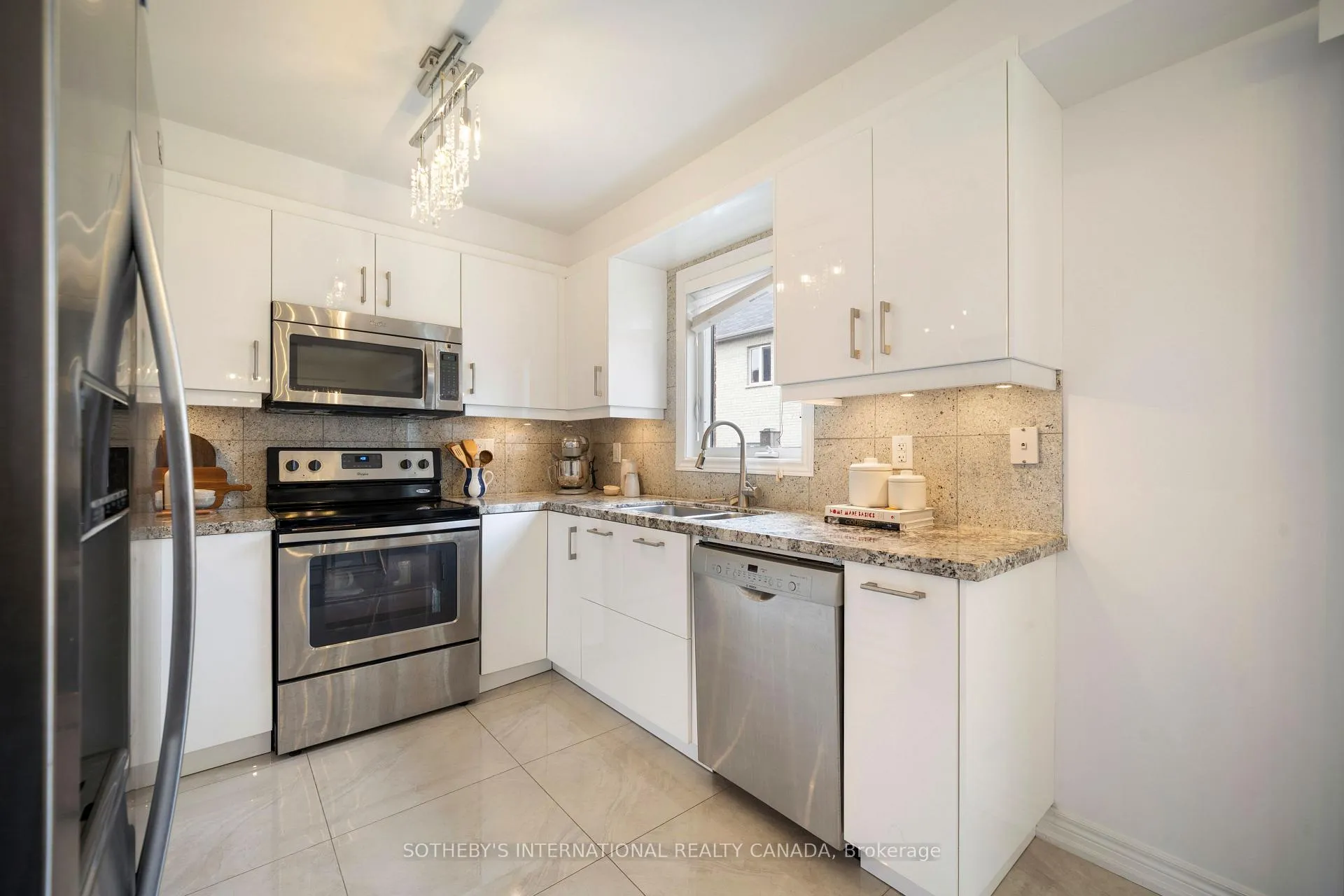 Photo 14 of 66 Lealinds Road, Vaughan, Patterson — HOMEH