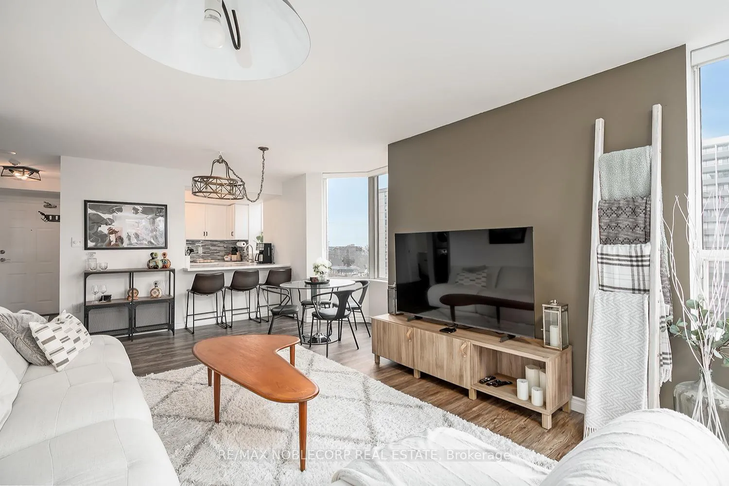 Photo 3 of Unit 1002, 1270 Maple Crossing Boulevard, Burlington, Brant — HOMEH