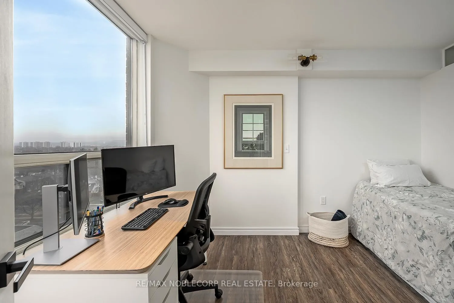 Photo 10 of Unit 1002, 1270 Maple Crossing Boulevard, Burlington, Brant — HOMEH