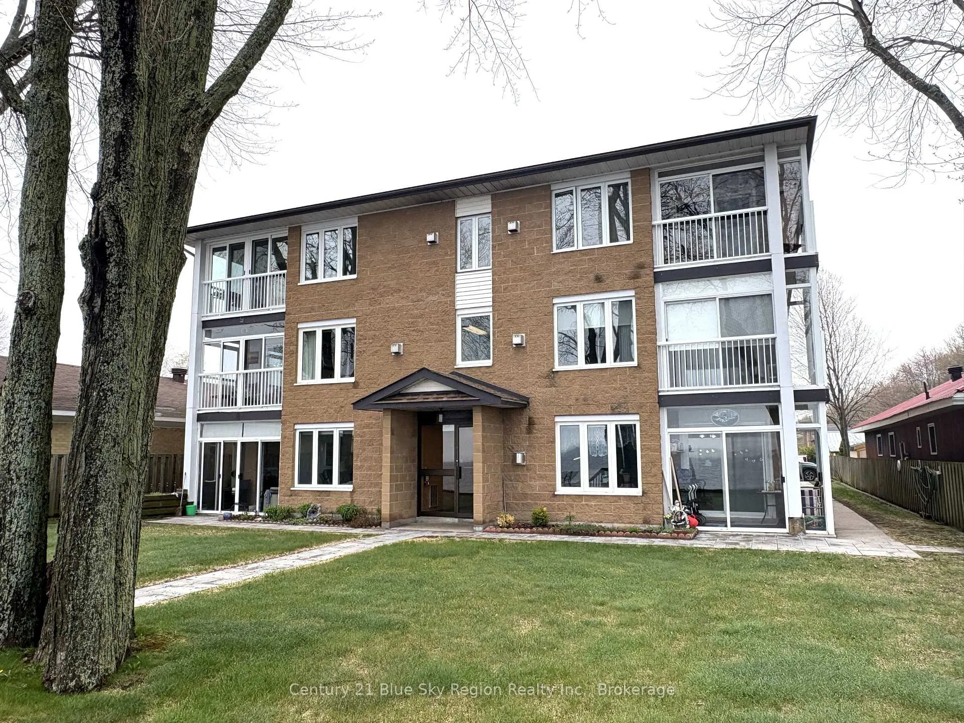 Front of Unit 301, 469 Lakeshore Drive S