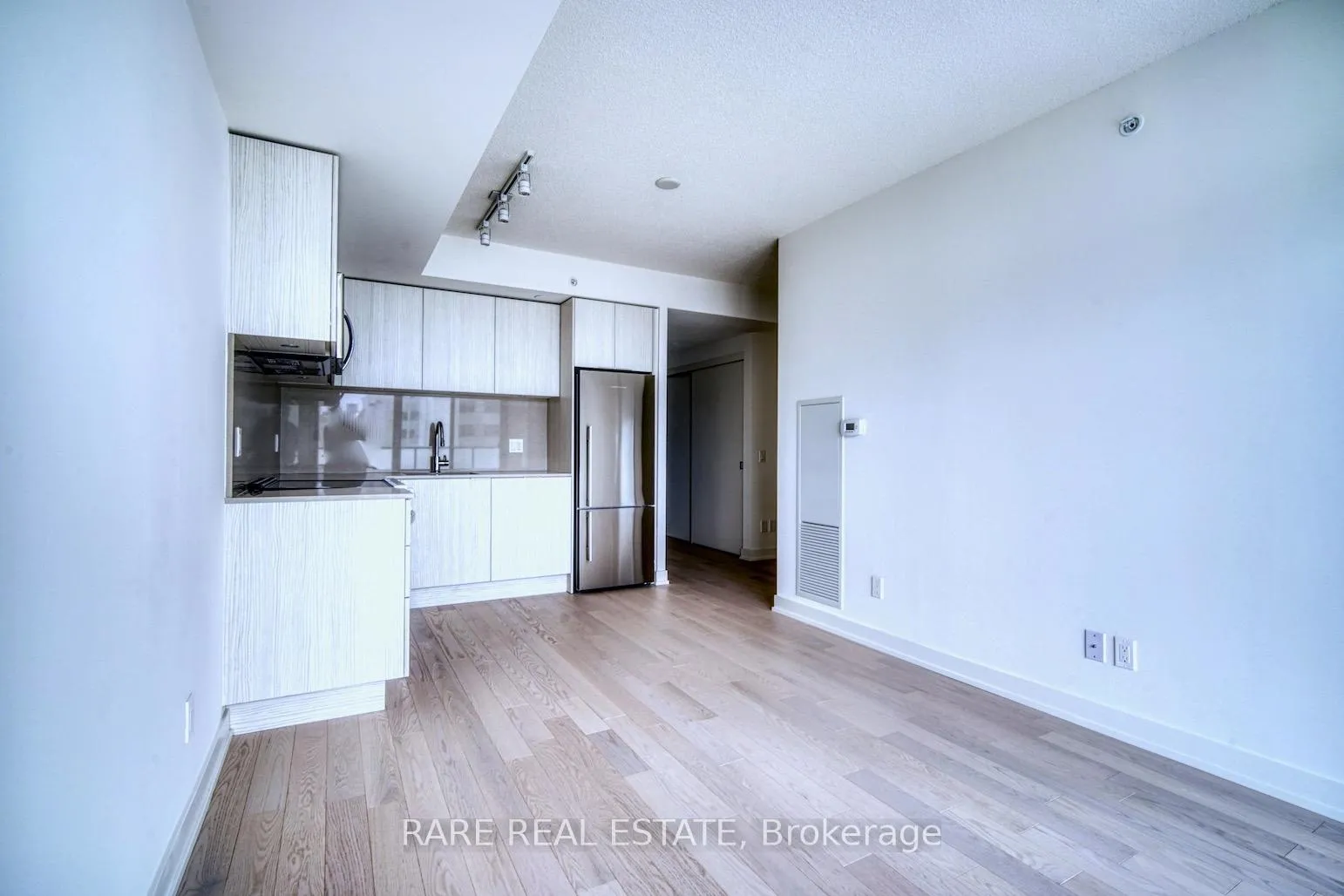 Photo 3 of Unit 2016, 25 Richmond Street E, Toronto, Church-Yonge Corridor — HOMEH