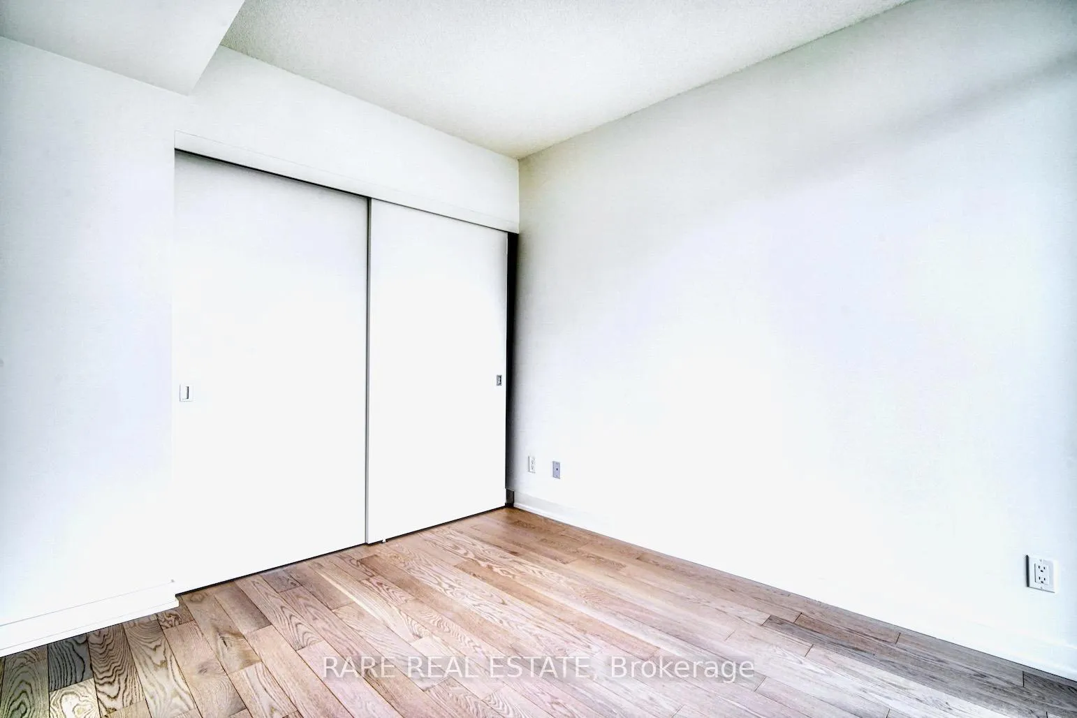 Photo 5 of Unit 2016, 25 Richmond Street E, Toronto, Church-Yonge Corridor — HOMEH