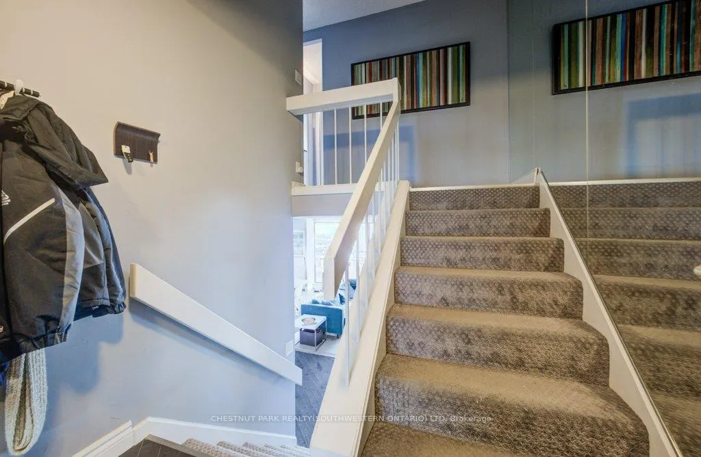 Photo 7 of Unit 1017, 33 Harbour Square, Toronto, Waterfront Communities — HOMEH