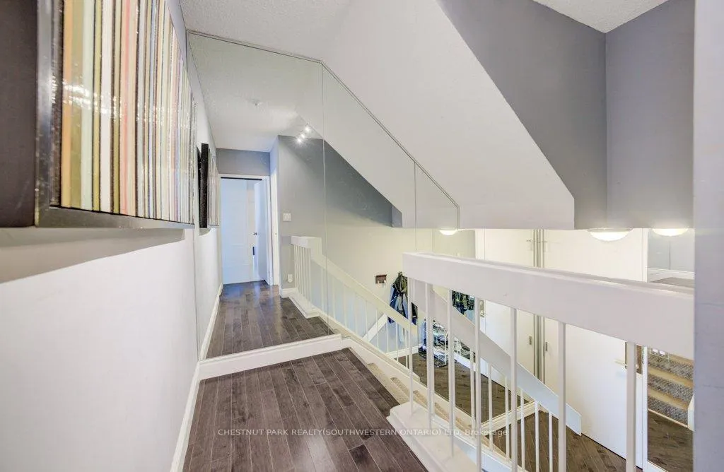 Photo 33 of Unit 1017, 33 Harbour Square, Toronto, Waterfront Communities — HOMEH