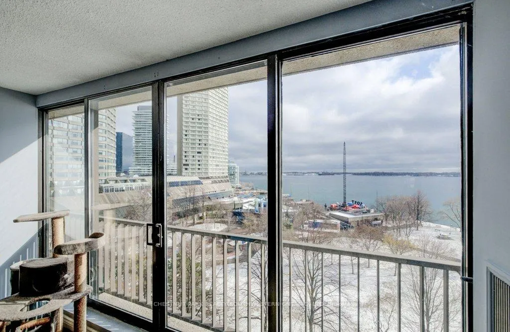 Photo 34 of Unit 1017, 33 Harbour Square, Toronto, Waterfront Communities — HOMEH