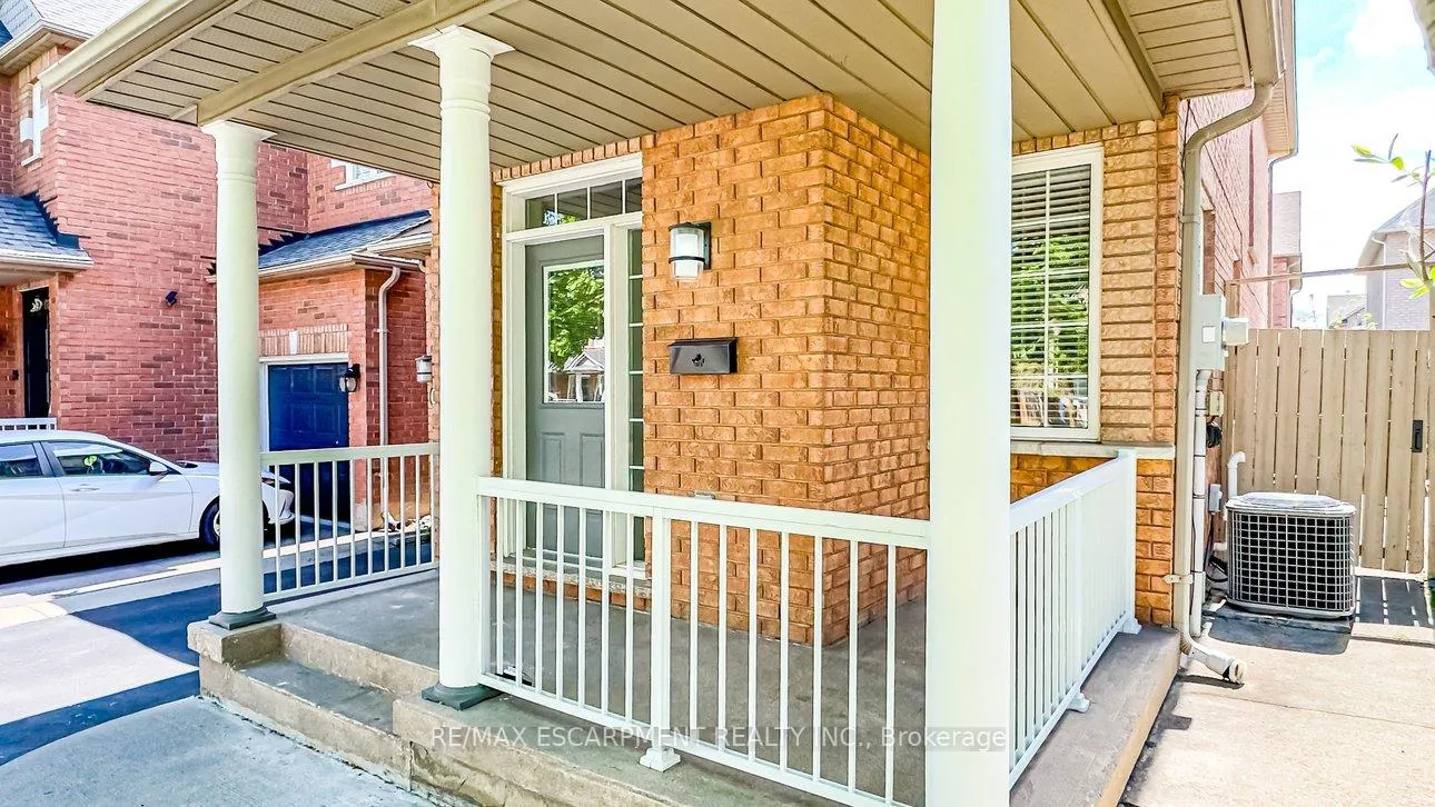 Photo 4 of 97 Peachwood Crescent, Hamilton, Stoney Creek — HOMEH